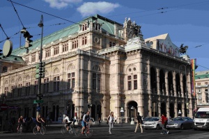 Situé au cœur de la ville, l’opéra de Vienne compte parmi les plus renommés du monde.