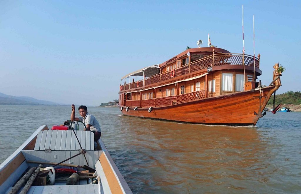Burma - From Bhamo to Mandalay along the Irrawaddy River