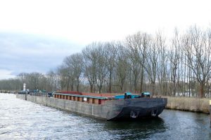 Barge sur le canal Elbe-Havel.