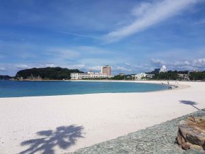 La plage de Shirahama est une des plus réputées du Japon
