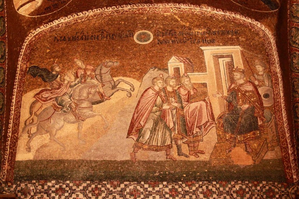 Dans le narthex extérieur, on peut voir une représentation du roi Hérode et de trois mages qui informent le roi de la naissance du "nouveau roi" des Juifs. 
