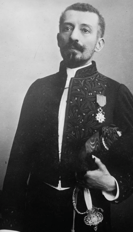 Pierre Loti in Académicien dress.