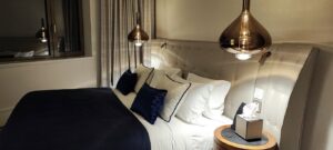 Hongrie. Un des chambres dans une suite de l'hôtel Parisi Udvar. © B. Postel.