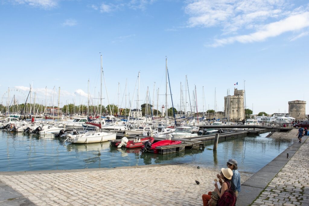 La Rochelle. Le port de plaisance de La Rochelle - Port des Minimes dispose d'une capacité d'accueil de 5100 bateaux sur pontons.