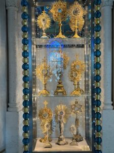 Treasury of Saint-Pierre Cathedral, Angoulême. Coloured blown glass, Jean-Michel Othoniel's favourite material, is the main ingredient in his creations, which have a fairytale and baroque flavour.