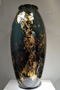 Deauville. Exposition Zao Wou-Ki. Hommage à Li Po - La lune et l'ombre. 2008. Email sur porcelaine. Manufacture Bernardaud, Limoges.