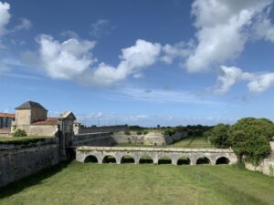 Île de Ré. La porte des Campani constitue l’un des deux accès historiques de la cité martinaise.