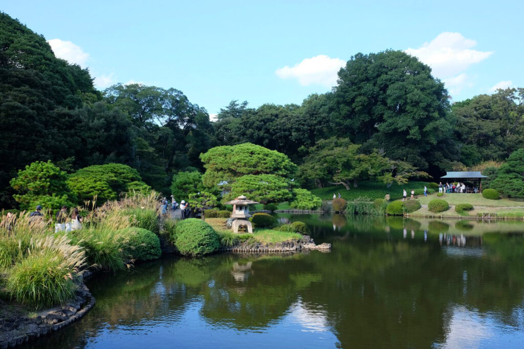 Tokyo. View of Shinjuku Gyoen Park © Jérémie Josten.