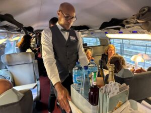 TGV Lyria. Seat service and gourmet menu in Première Signature class.