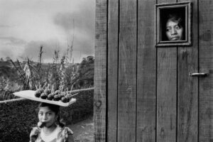Deauville. Exposition Sebastião Salgado. Les Franciscaines. Périphérie de Guatemala Ciudad, Guatemala, 1978. Sebastião Salgado.