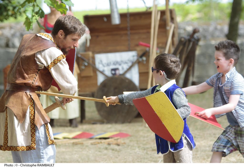 France. In Chinon, when the Medieval Festival is in full swing, children also take part in the journey back in time.  C. Raimbault.