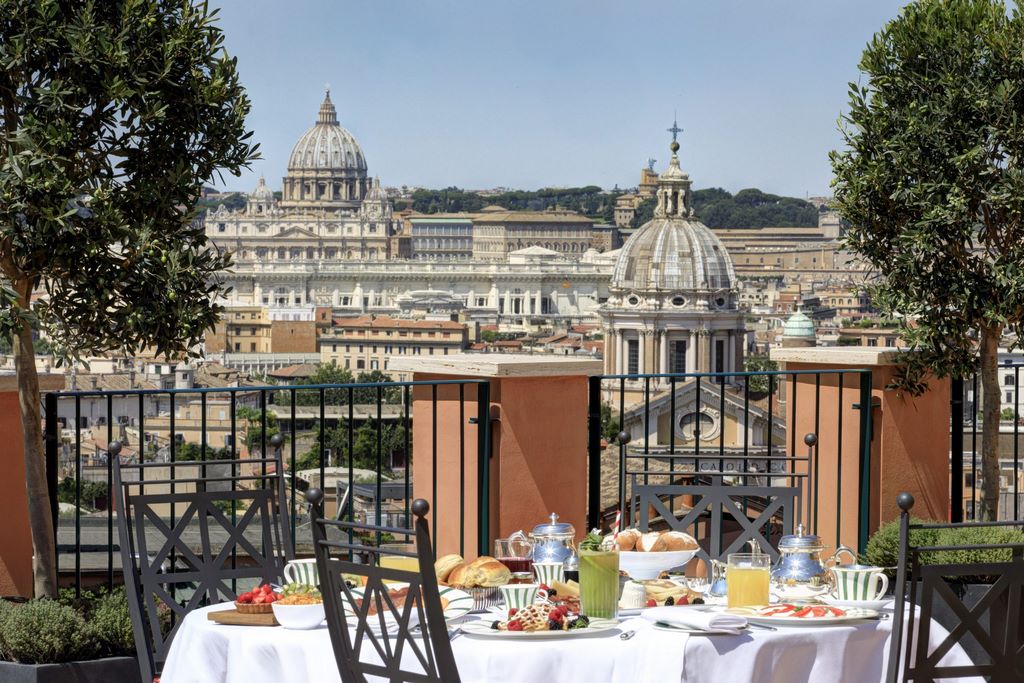 Italie. Rome. La terrasse de l'Hôtel de la Ville - Cielo Terrace - est la dernière ouverture romaine du groupe Rocco Forte. De quoi mettre Rome à ses pieds ! DR.