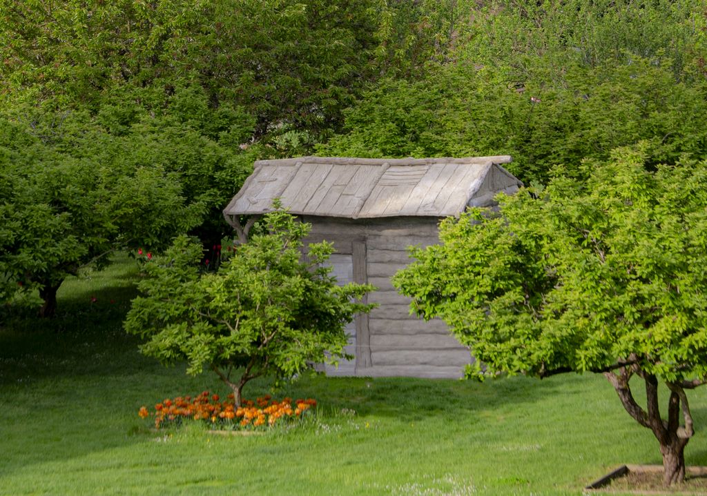 France. The fairytale world of Le Rivau needed a tree house. Designed by Julien des Monstiers, this strange hut has two faces. On one side are rockery walls. On the other, a container door. Château du Rivau.