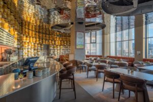 France. Cannes. Le Canopy by Hilton est situé à 7 minutes du Palais des Festivals. Direction le 7ème étage de l’hôtel pour une pause plaisir au Restaurant & Cocktail Bar Marea.