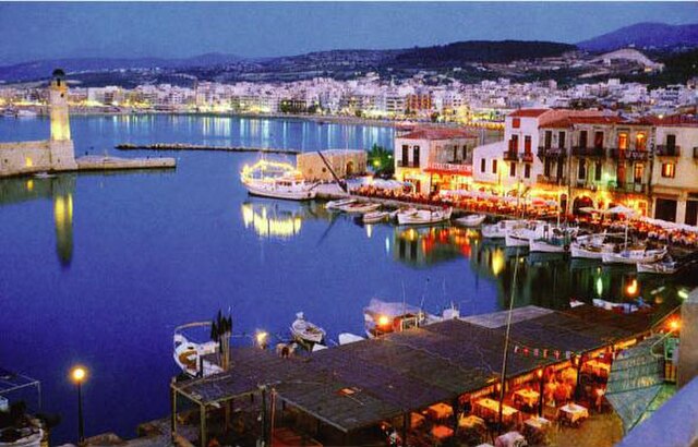 Crete. Rethymnon by night. Kostis/Commons.