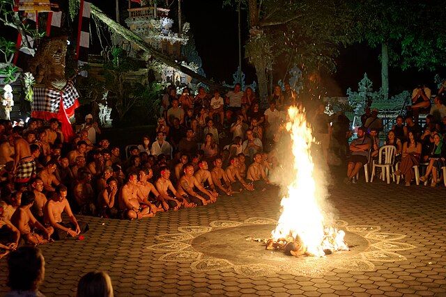 Indonesia. Bali. A pile of coconut shells is set alight in the middle of the arena where the dancers will perform. Jakub Halun/Commons.