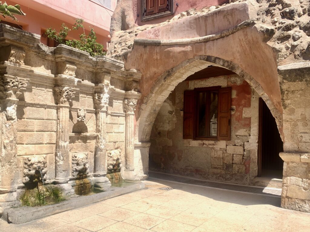 Crete. Rethymnon. This fountain, built in 1626, is named after Alvise Rimondi, the Venetian governor of Rethymnon. It supplied a large part of the town's drinking water needs. M. Lasseur.