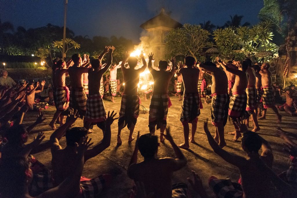 L'instant Coco: Danse traditionnelle Indonésienne