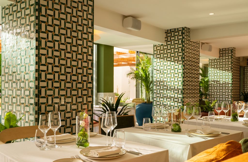 Morocco. The View Agadir hotel invites you on an Italian epicurean journey, thanks to its Sensya restaurant, helmed by the excellent Michelin-starred chef Francesco Franzese.