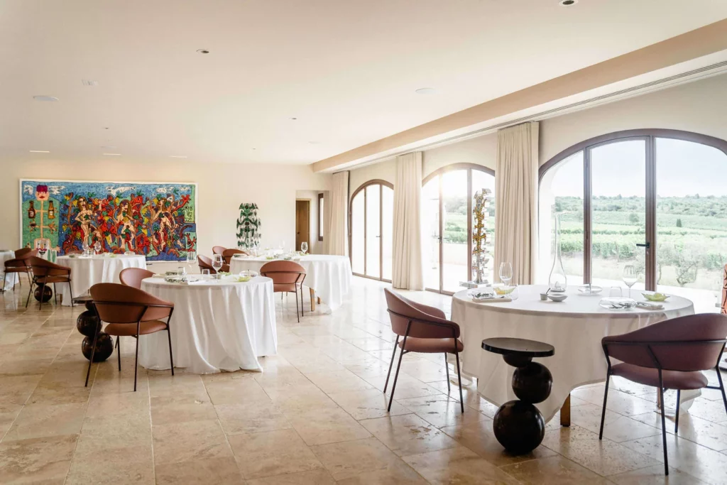 France. Château l'Hospitalet. L'Art de vivre restaurant.