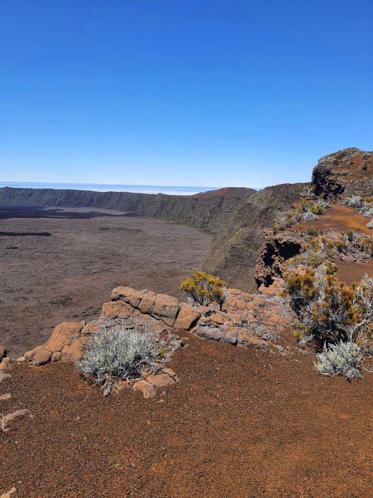 La Réunion. La Fournaise. Bord de la caldeira de l'Enclos Fouqué. Patrick Leu.