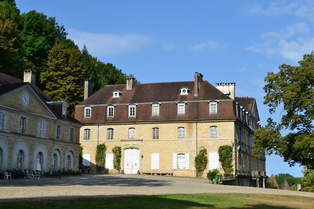 France. Le Château d'Arlay a été aménagé en 1774 à l'emplacement d'un couvent des Minimes construit en 1650. © Jura-Tourisme.