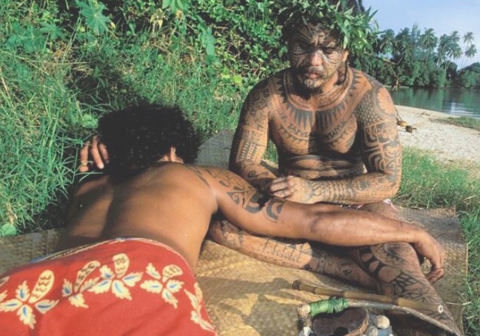 Le tatouage marquisien : une mémoire dans la peau